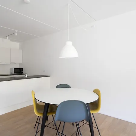 아파트 Spacious 2-br W A Balcony By Harbour - 93 *